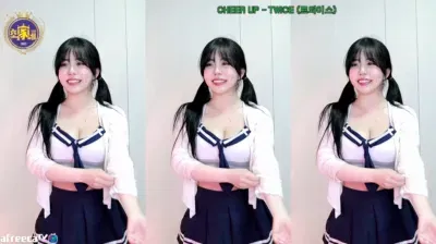 2023-05-13_06-01-18 – kkkku96-cut-merged-1684046347765 – BJ 민가유-秀人集