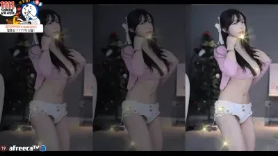 BJ YooAri {BJ유아리} ~ Hyuna Freaky sexy dance 8(1) 3
