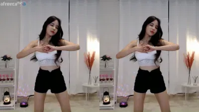 BJ Soyoon {BJ내가소윤이야} ~ T-Ara number Nine + Saxophone Magic sexy dance 2